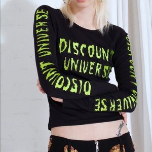 DI$COUNT UNIVERSE TEE